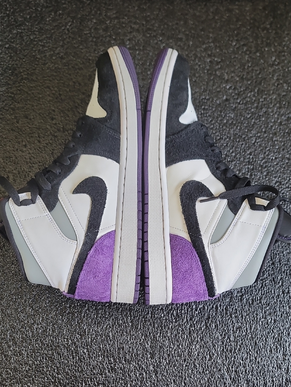 Nike Air Jordan 1 Mid SE "Varsity Purple" Mens 9 Great Cond! Fast Shipping - Picture 3 of 12